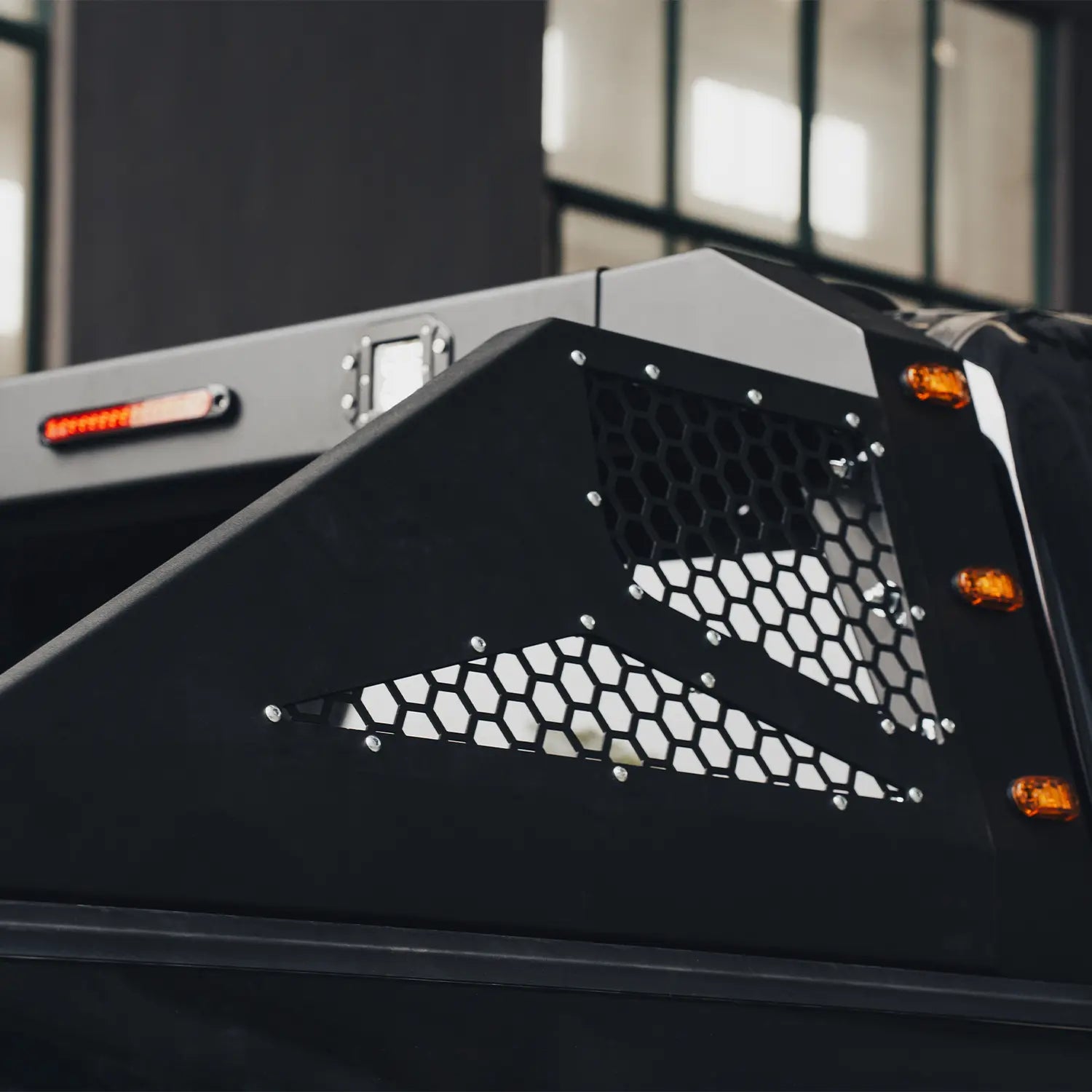 Adjustable Truck Bed Roll Bar Chase Rack-9