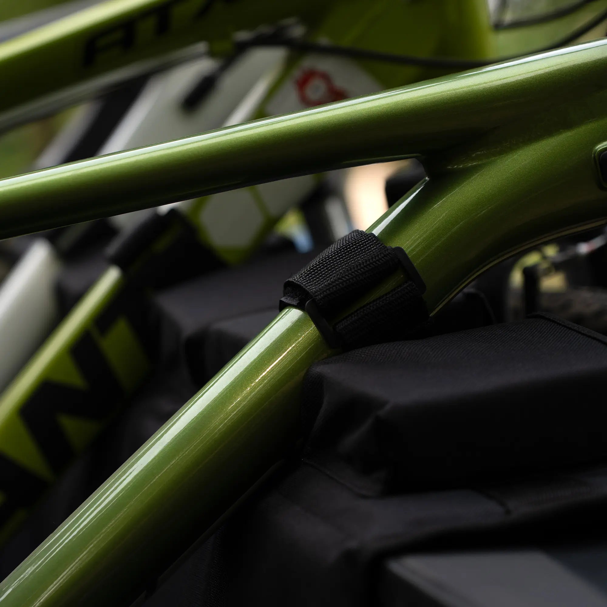 TRUMGETA Tailgate Bike Pad - 5-Bike Capacity for Mid-Size Trucks | Mountain Bike Transport Essential-13