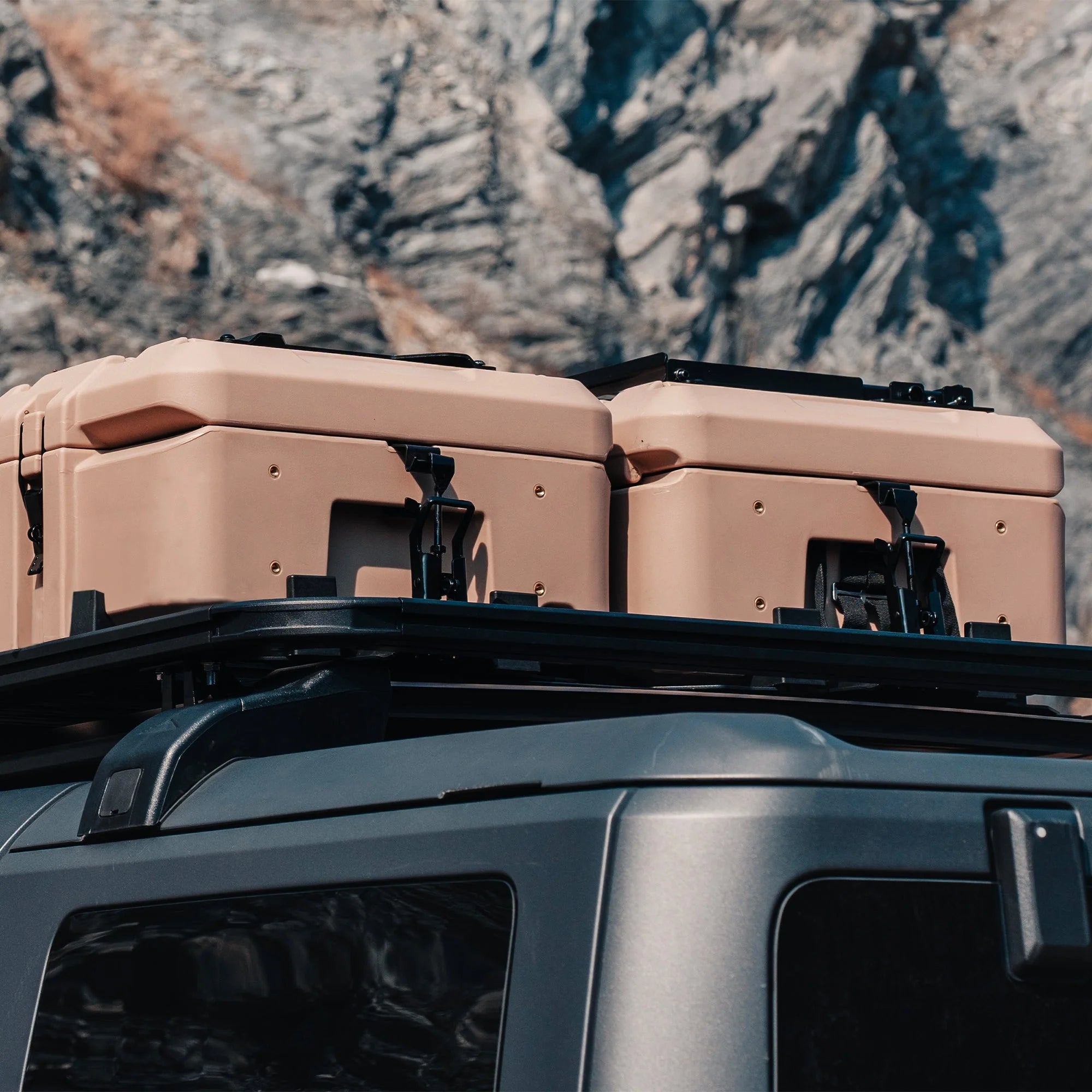 Trumgeta 141 Quart Waterproof Cargo Case-6
