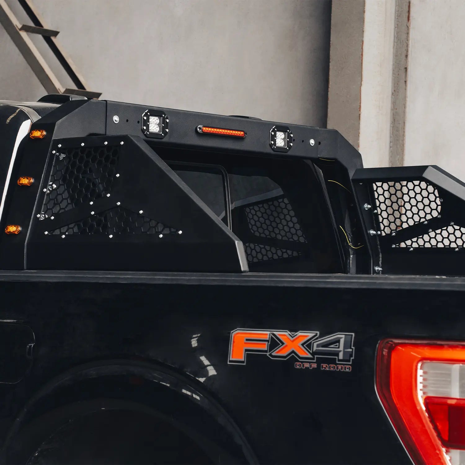 Adjustable Truck Bed Roll Bar Chase Rack-3