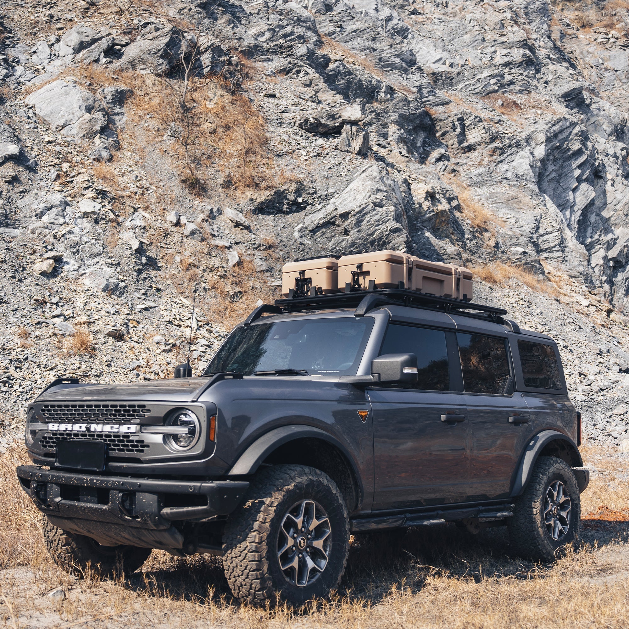Trumgeta 141 Quart Waterproof Cargo Case-7